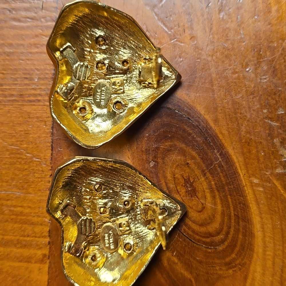 Les Bernard Valentino Couture heart fruit basket clip on earrings Gold Tone 55 - Picture 3 of 5